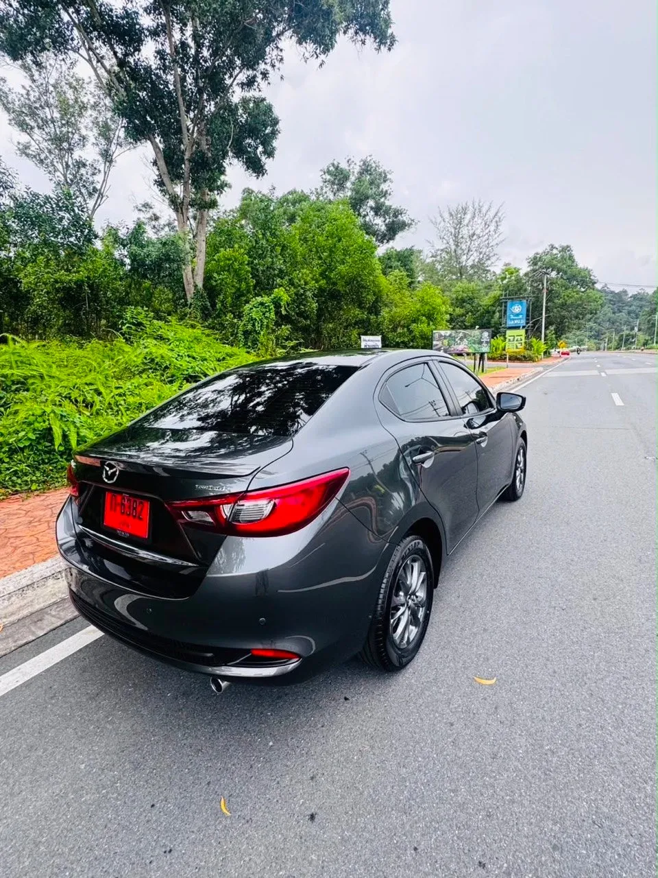 Mazda 2 Sedan — аренда на Пхукете, фото 2