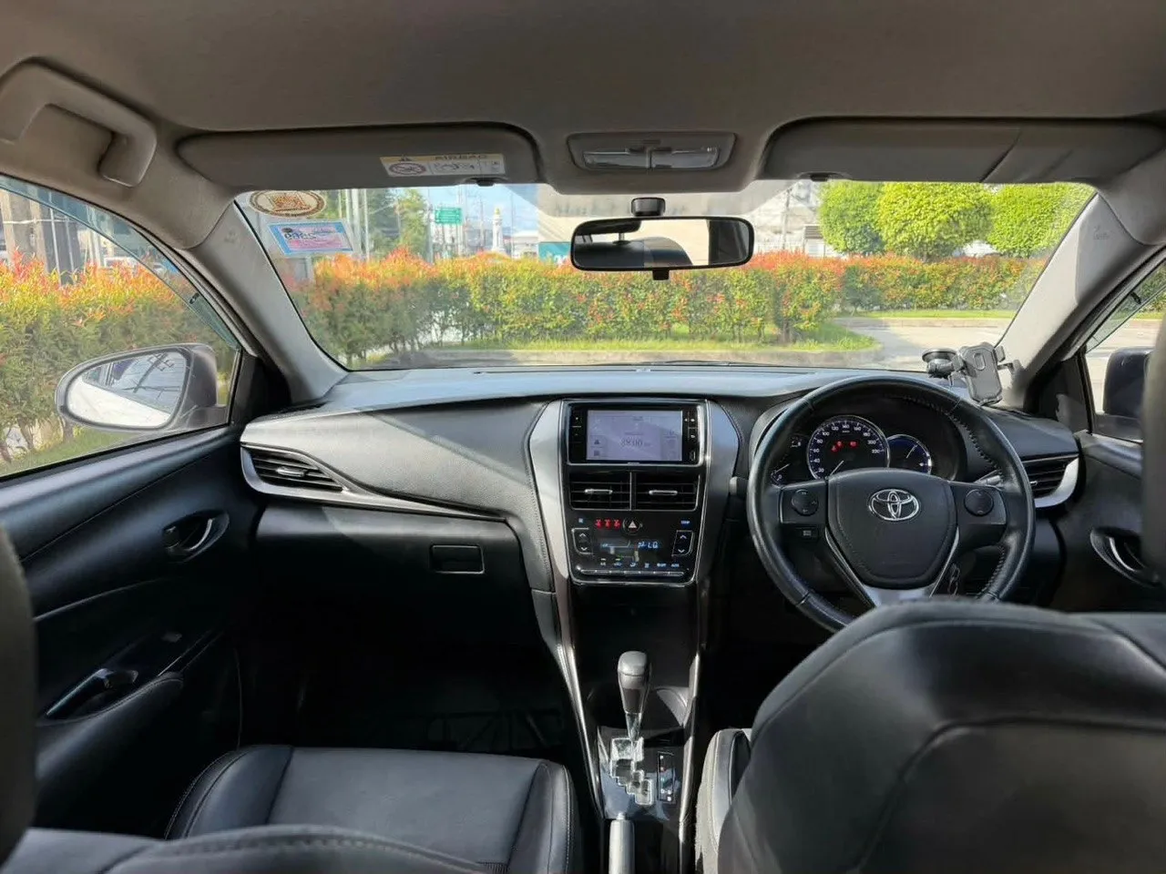 Toyota Yaris Sedan — аренда на Пхукете, фото 2