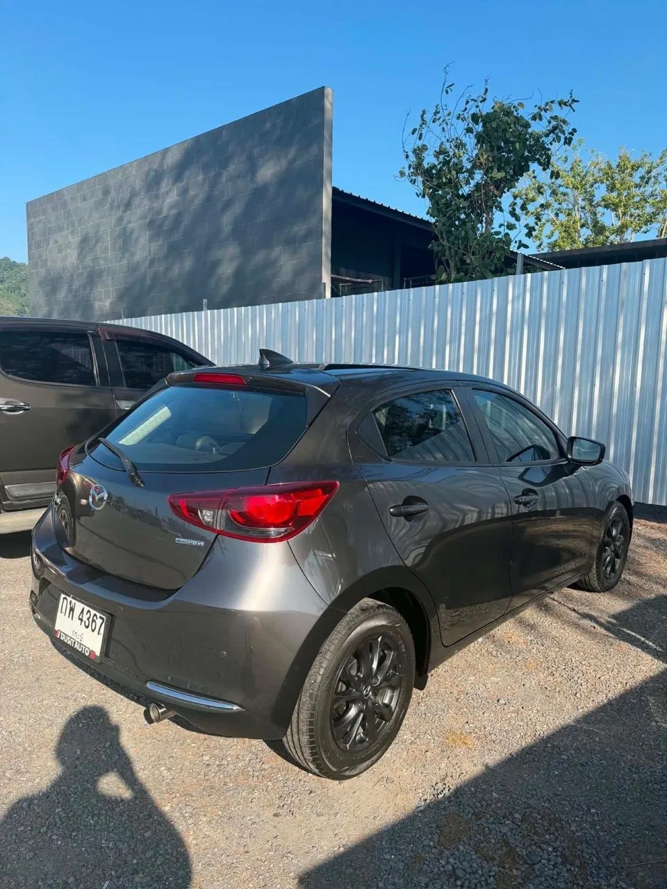 Mazda 2 Hatchback — аренда на Пхукете, фото 2