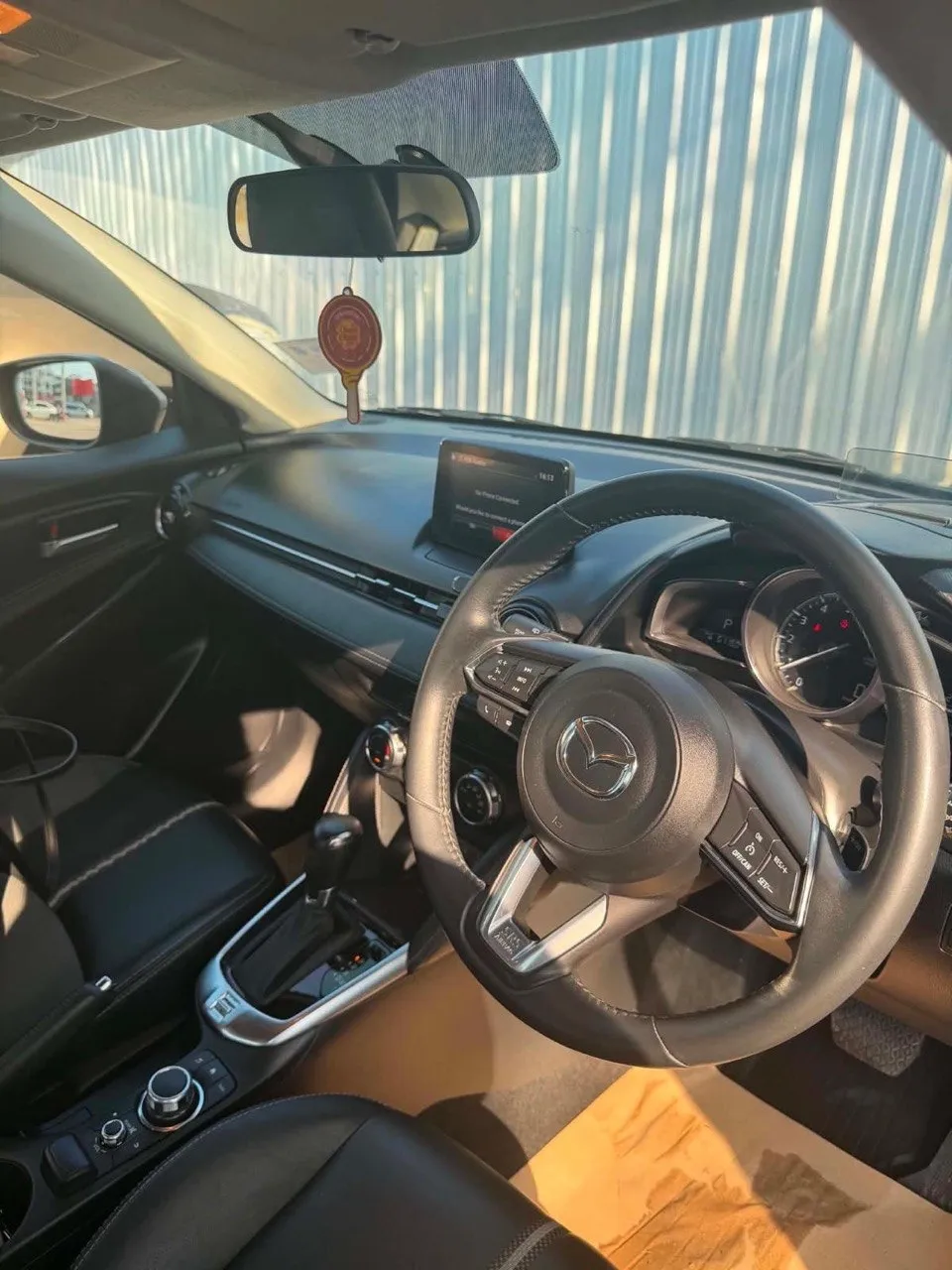 Mazda 2 Hatchback — аренда на Пхукете, фото 3