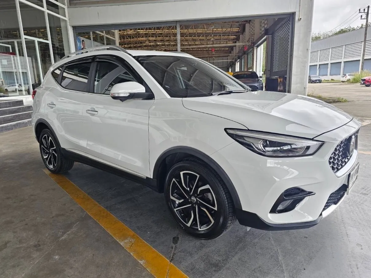MG ZS с люком — аренда на Пхукете, фото 1